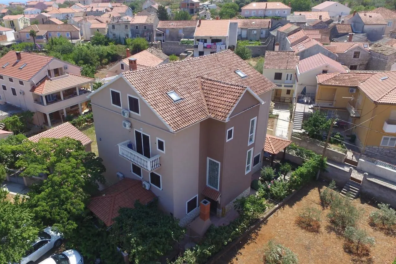 Apartment Kukljica 8253D Croatia